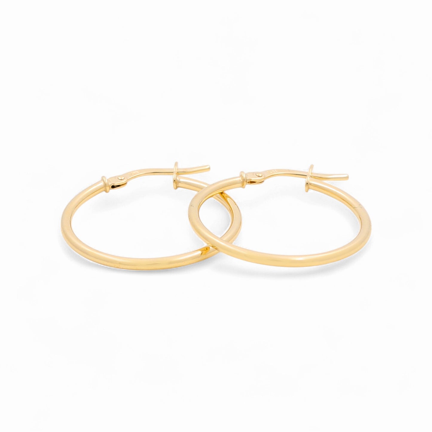 14K Yellow Gold Hoops Earrings / Size: 1.5mmx20mm / Weight: 0.9 GR / 240-00732