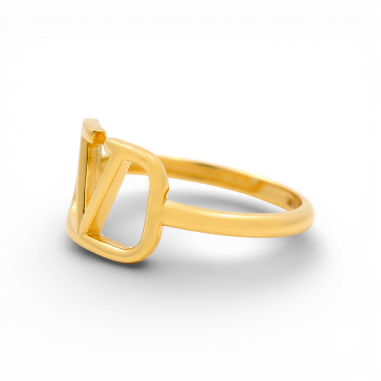 14K Yellow Gold V Women's Ring / Size: 7.25 / Weight: 2.3 GR / P55R-89