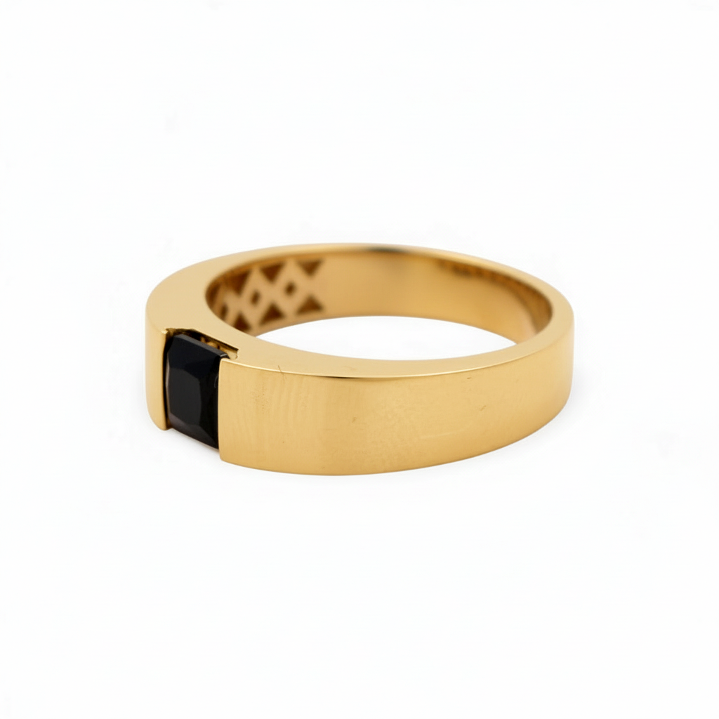 14K Yellow Gold Fashion Men's Ring with Black Stone / Size: 11 / Weight: 6.5 GR / DLBMR4FS