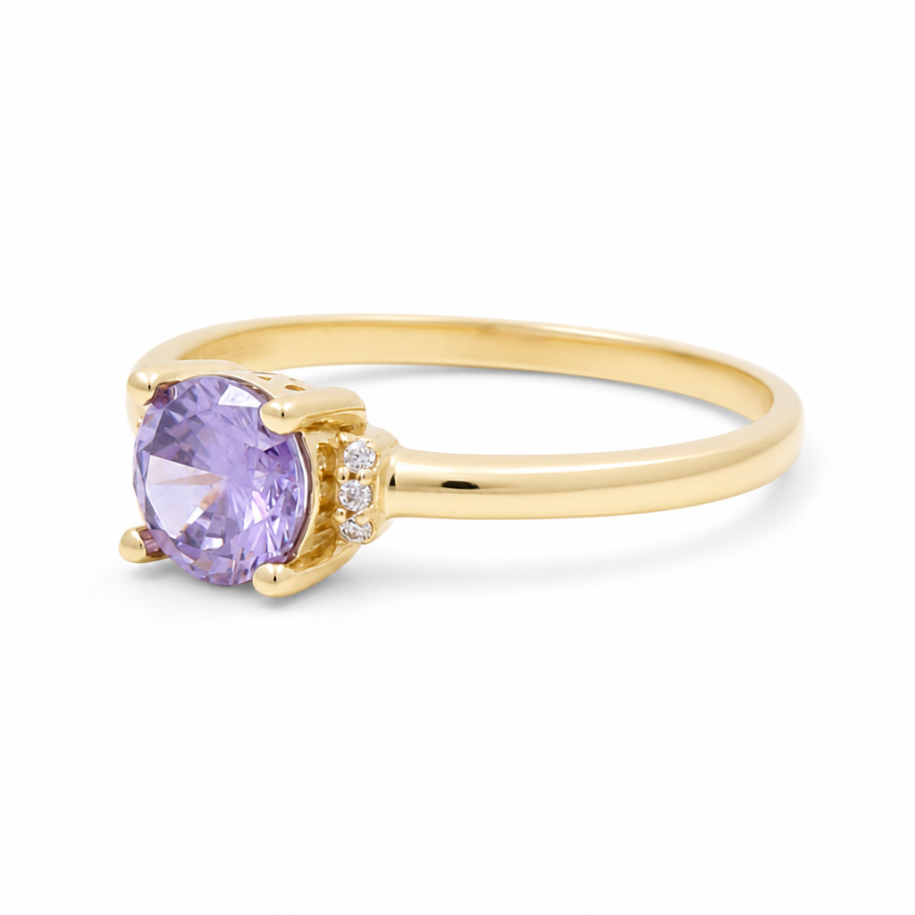 14K Yellow Gold Women's Fashion Ring with Purple Cz Stone / Size: 7.75 / Weight: 1.6 GR / 400-00920