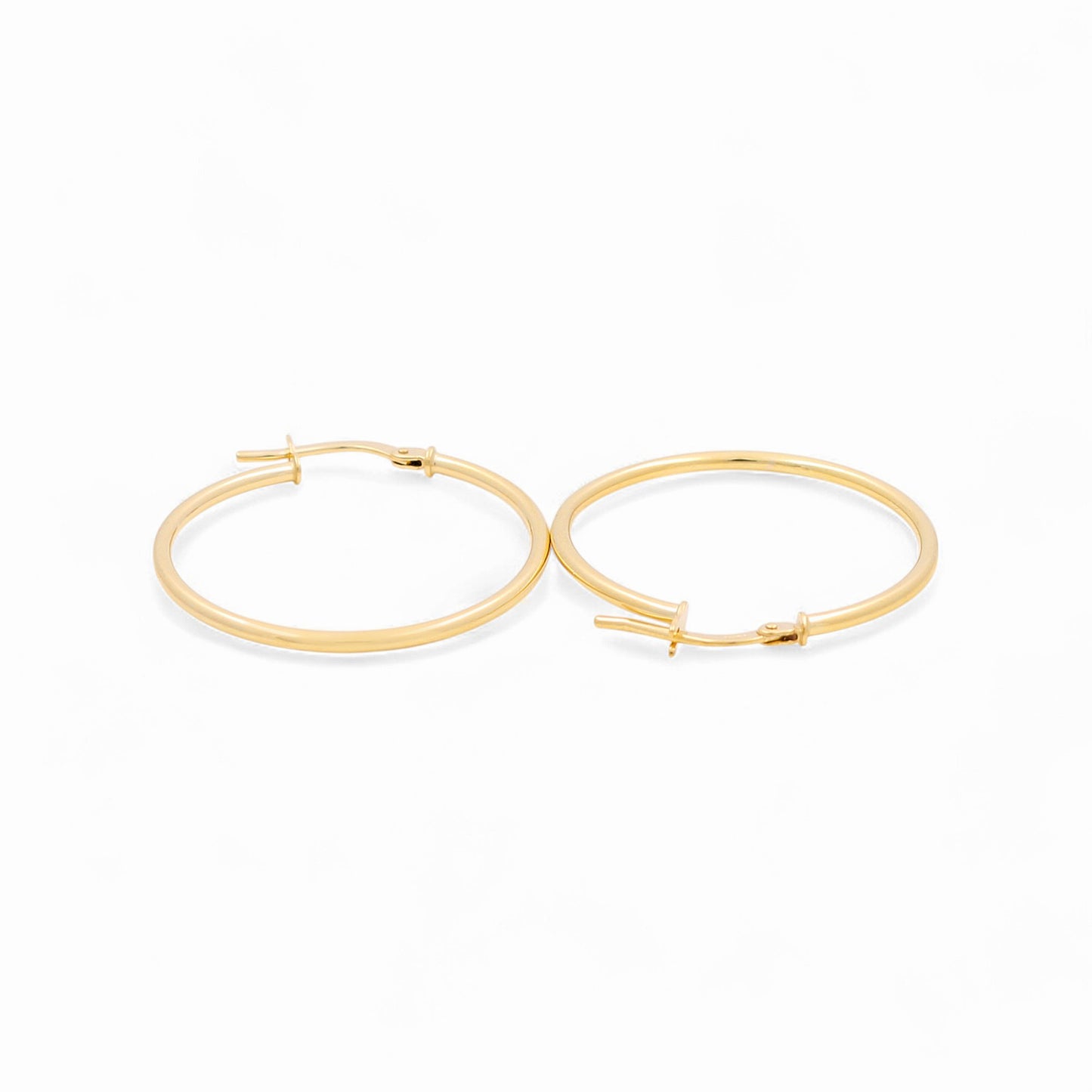 14K Yellow Gold Hoops Earrings / Size: 1.5mmx15mm / Weight: 0.8 GR / 240-00732