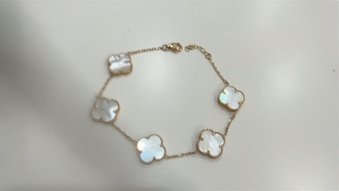 10K Yellow Gold Five Mother of Pearl Clovers Women's Bracelet / Size: 7" 12mm / Weight: 6.1 GR / BADWB0CLV