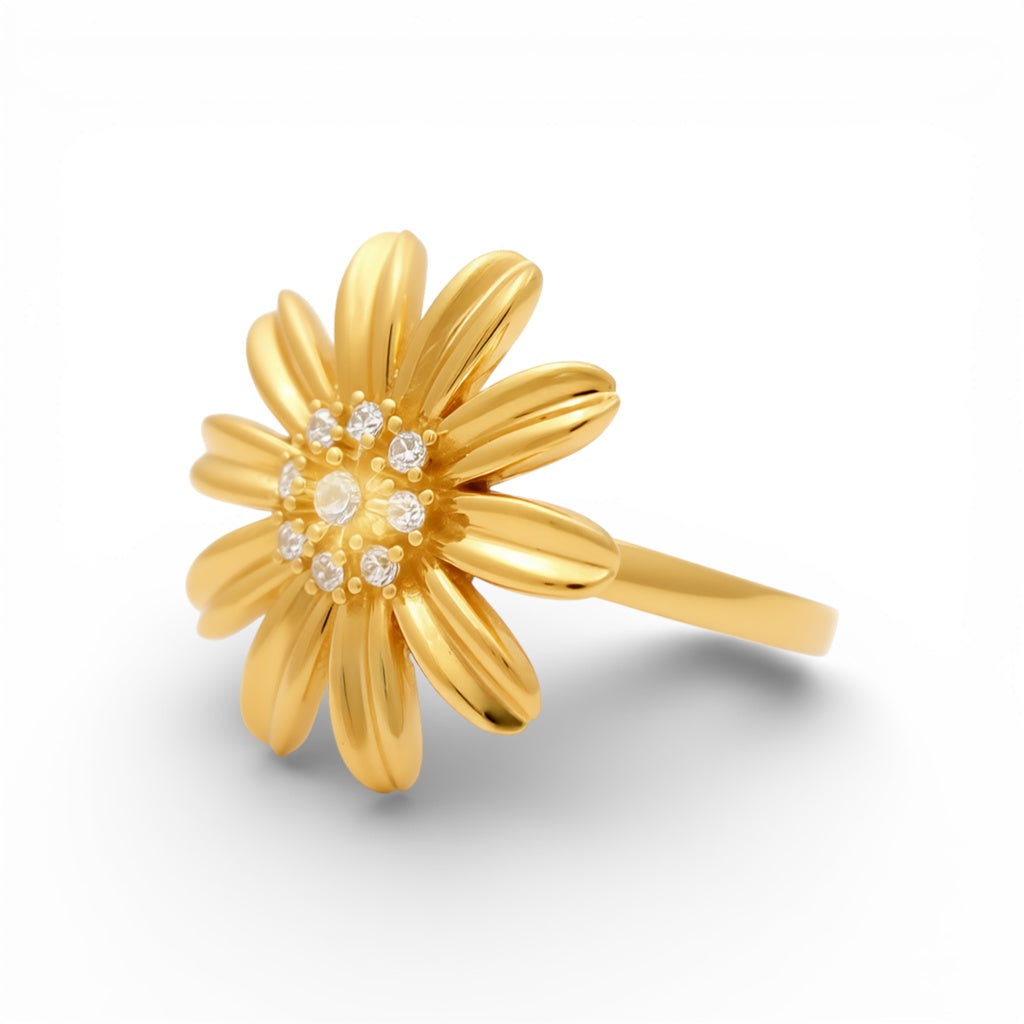 14K Yellow Gold Flower Women's Ring with Cz / Size: 7.5 / Weight: 4.1 GR / P02CR-3379