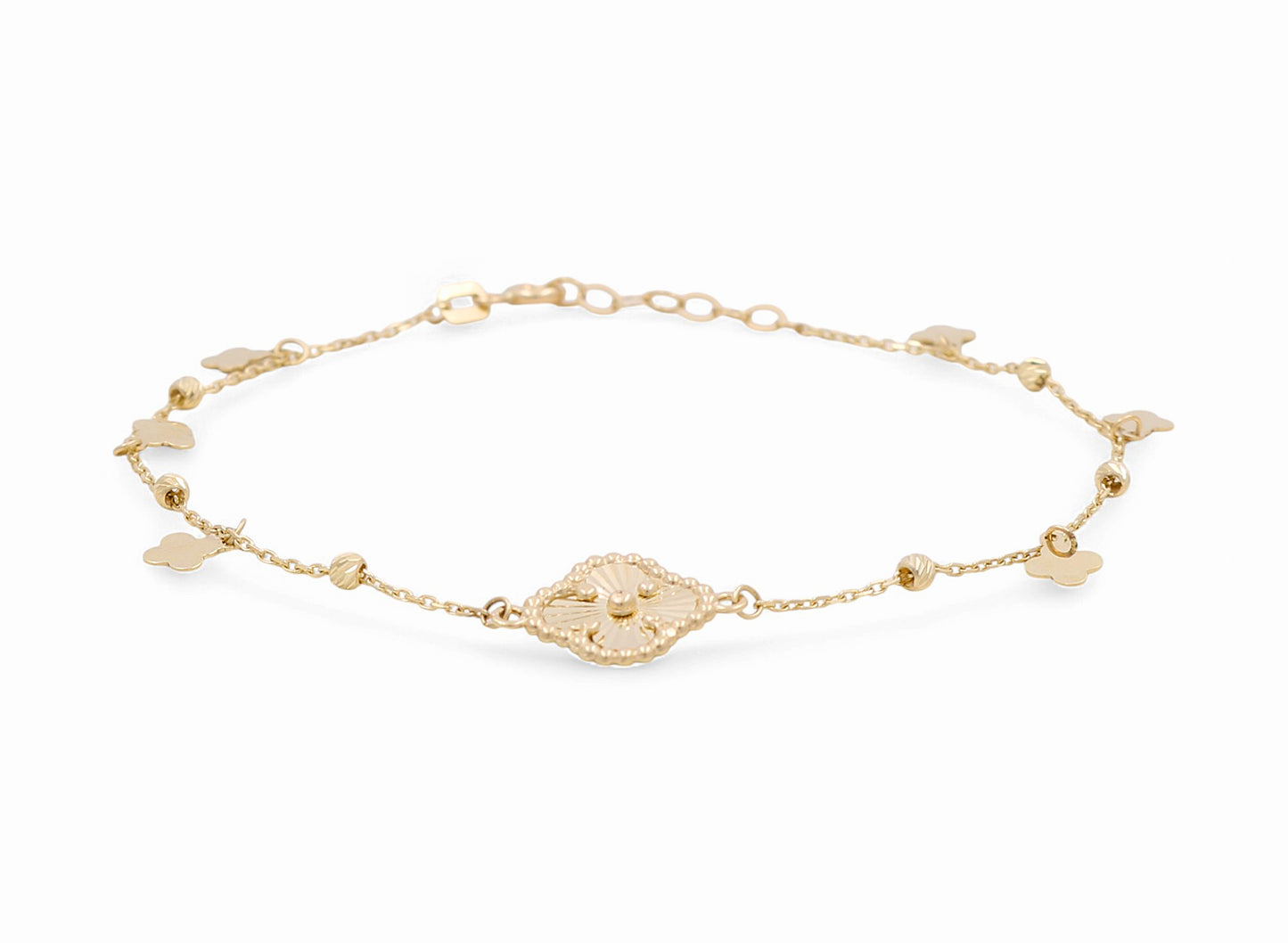 14K Yellow Gold Women's Bracelet with Clover / Size: 7” / Weight: 2.6GR / DPWB4CLV