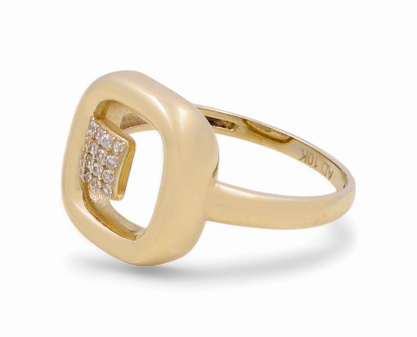 10K Yellow Gold Fashion Women's Ring with Cz / Size: 8 / Weight: 1.9 GR / Y25-243