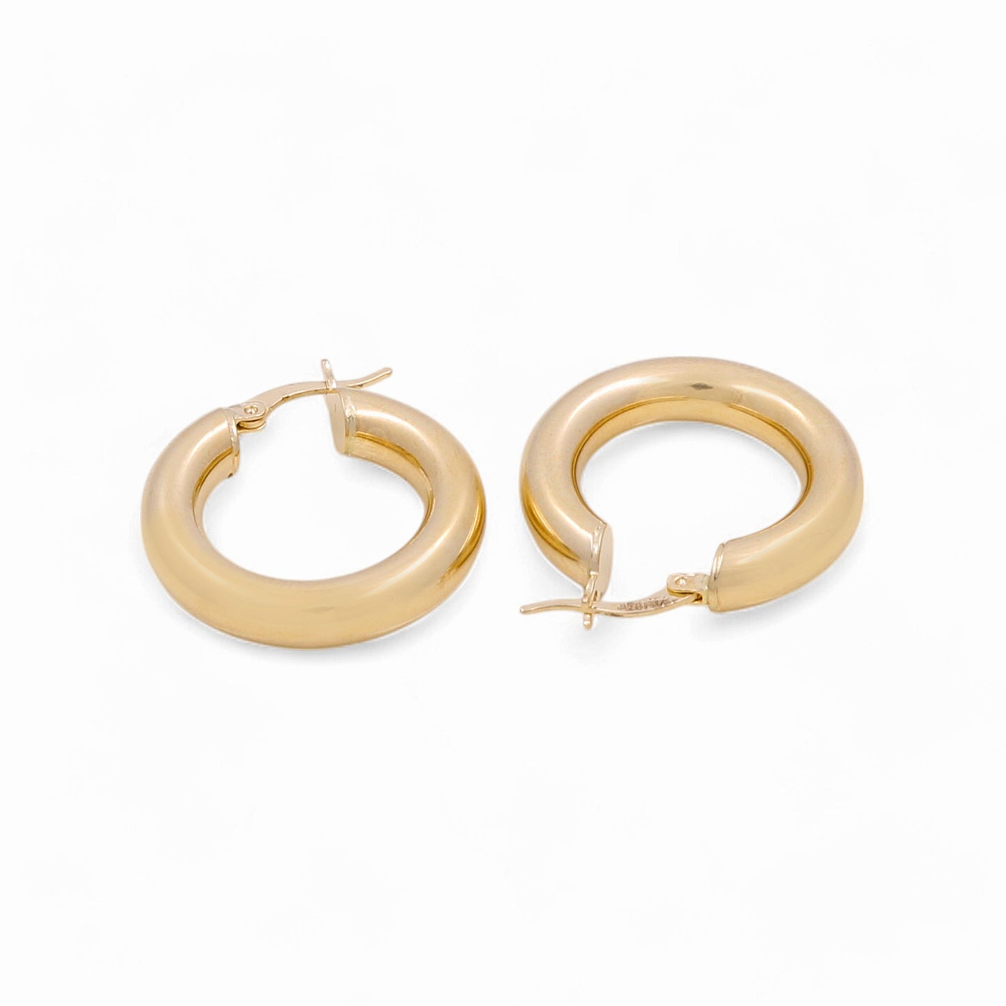 14K Yellow Gold Plane Hoops Earrings / Size: 5mm X 15.5mm / Weight: 3.4 GR / KOEH4PL5x15.5
