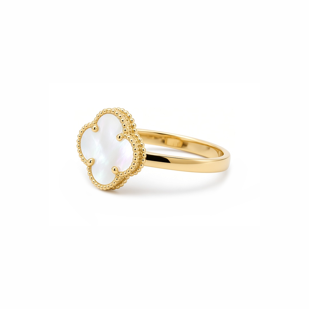 14K Yellow Gold Women's White Clover Ring / Size: 7.5 / Weight: 1.7 GR / P04VR-14