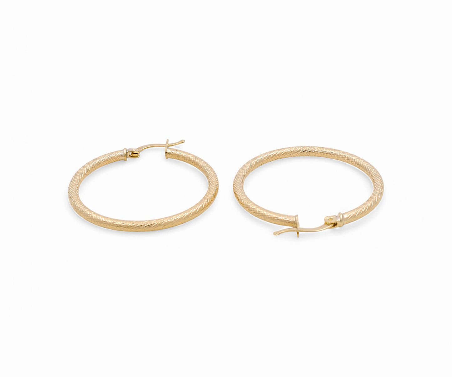 10K Yellow Gold Diamond Cut Hoops Earrings / Size: 2.5mm X 30.5mm / Weight: 3.2 GR / DPEH0DC2.5x41