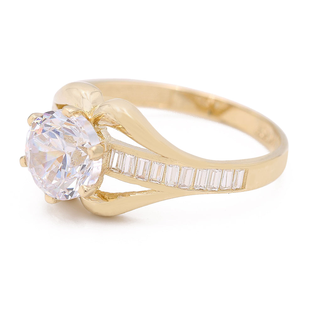 Fashion Ring with Center Stone and Cubic Zirconias