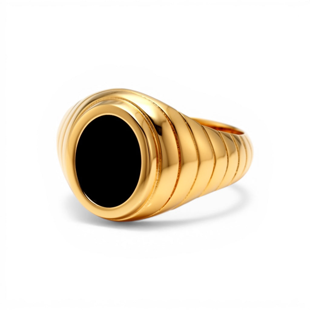 10K Yellow Gold Round Kids Ring with Onyx / Size: 5.5 / Weight: 3.1 GR / DQKR0FS