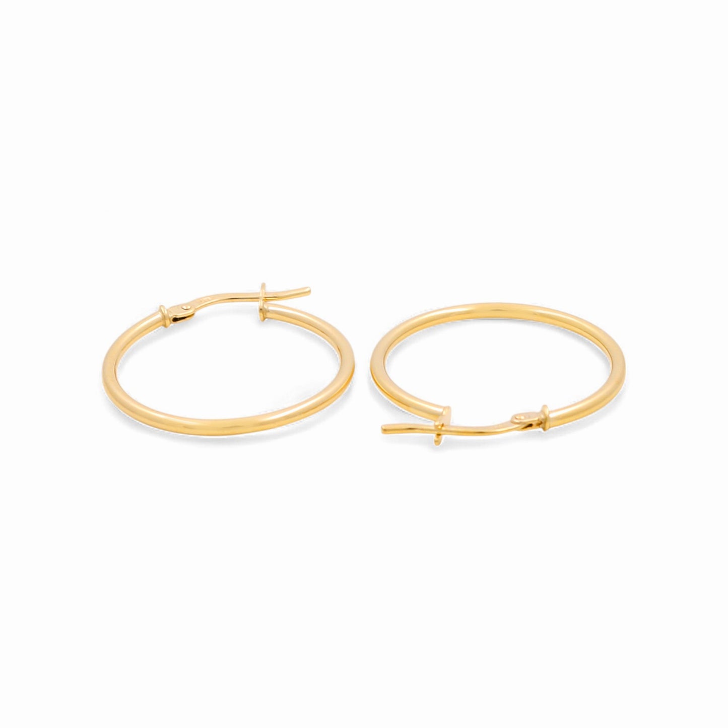 14K Yellow Gold Hoops Earrings / Size: 1.5mmx20mm / Weight: 0.9 GR / 240-00732