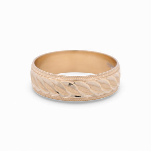 14K Yellow Gold Men’s Wedding Band with Design / Size: 10 / Weight: 4.1 GR / DEEMWB4DS-1