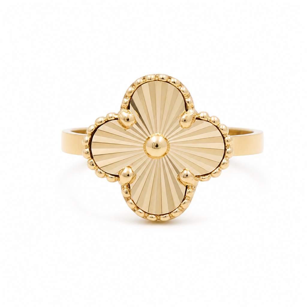 10K Yellow Gold Clover Women's Ring / Size: 7.25 / Weight: 2.9 GR / DQWR0CLV-7