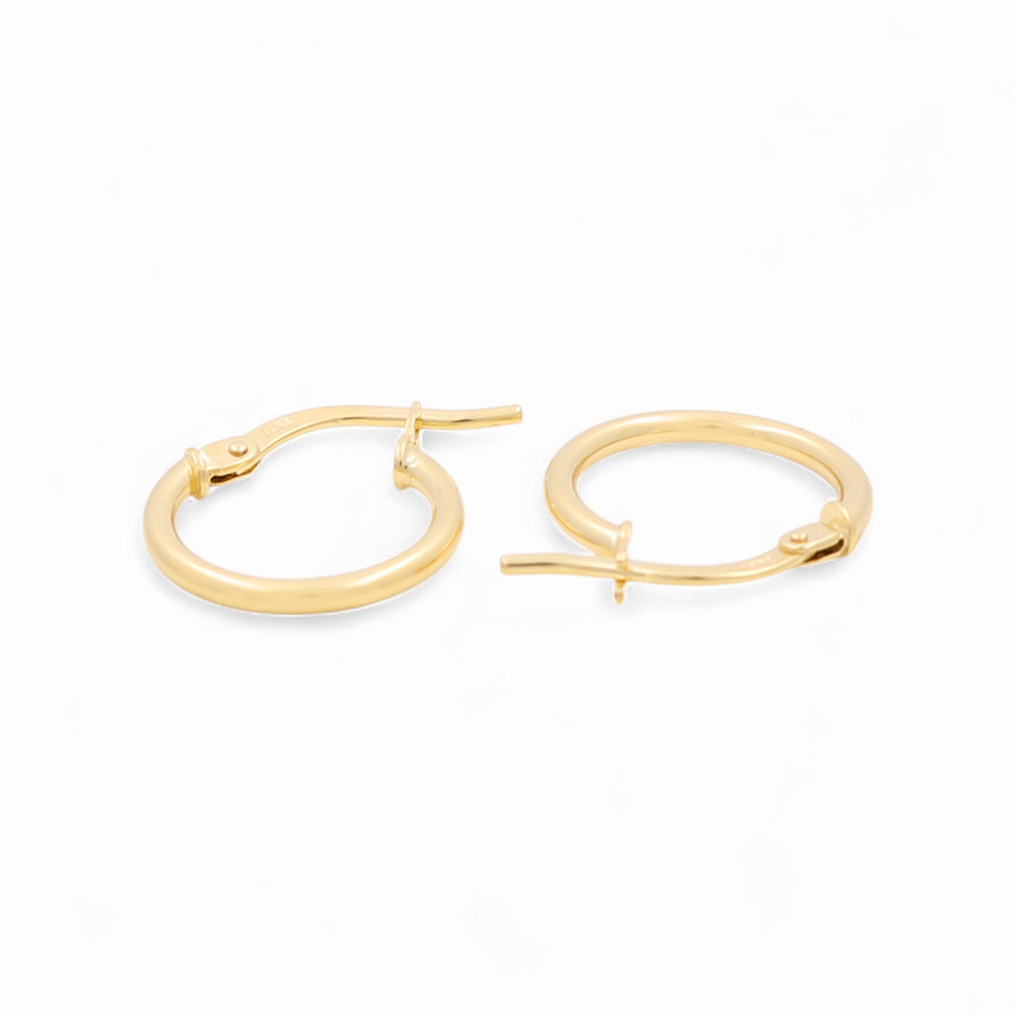 14K Yellow Gold Hoops Earrings / Size: 1.5mmx10mm / Weight: 0.7 GR / 240-00732