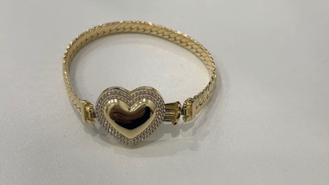 10K Yellow Gold Fashion Cuban Link Women's Bracelet with Heart and Cz / Size: 7.5" / Weight: 13.1 GR / P10S-156