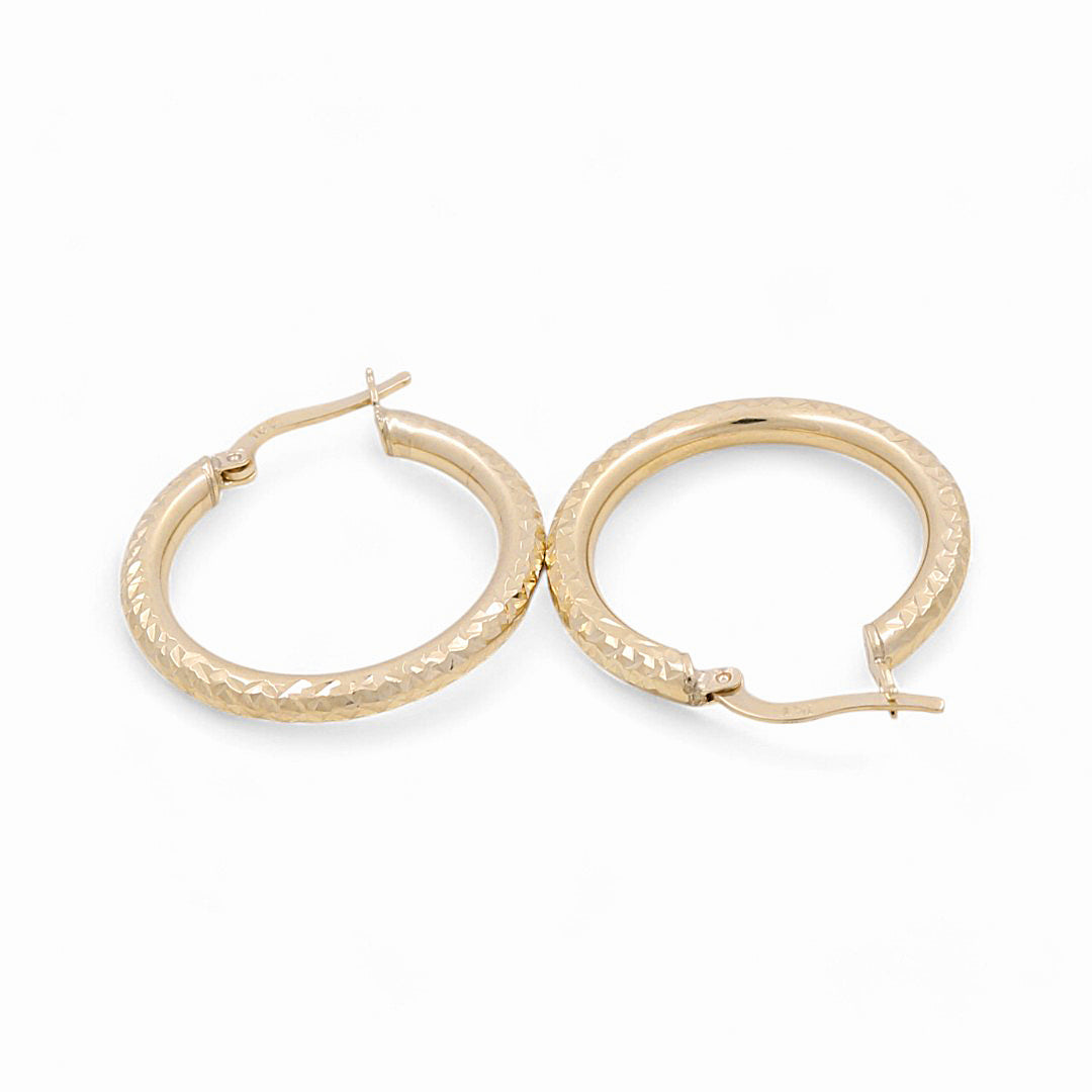 10K Yellow Gold Diamond Cut Hoops Earrings / Size: 3mm X 21mm / Weight: 2.7 GR / KOEH0DC3x21