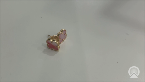 14K Yellow Gold Pink Clover Stud Earrings / Size: 9MM / Weight: 1.7 GR / CQES4CLV