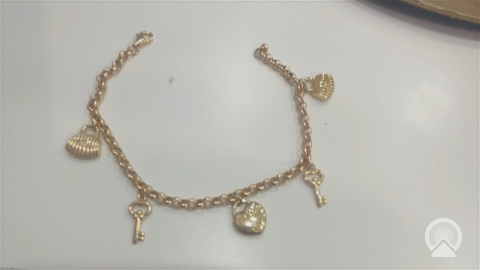 10k Yellow Gold Fashion Rolo Women's Bracelet with Hanging Charms / Size: 7.5" / Weight: 4.4 GR / DQWB0FS-9