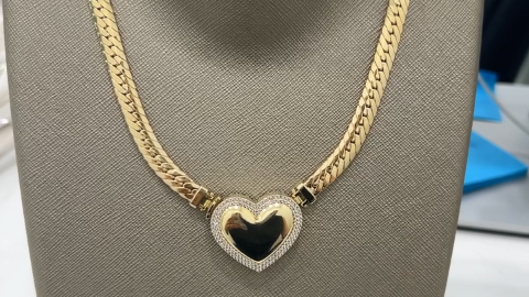10K Yellow Gold Fashion Cuban Link Women's Necklace with Heart and Cz / Size: 17" / Weight: 24.2 GR / P10S-156