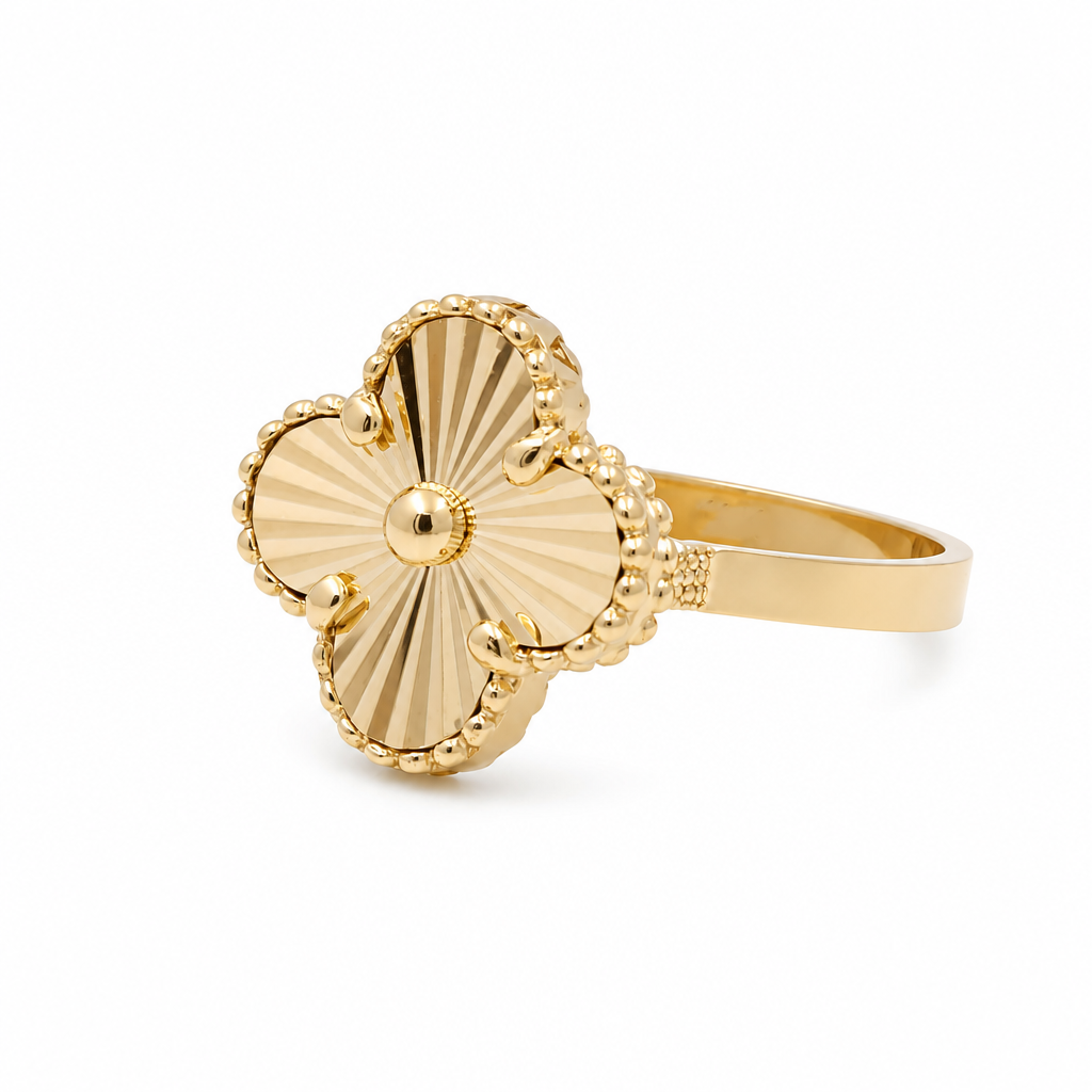 10K Yellow Gold Clover Women's Ring / Size: 7.25 / Weight: 2.5 GR / DQWR0CLV-7