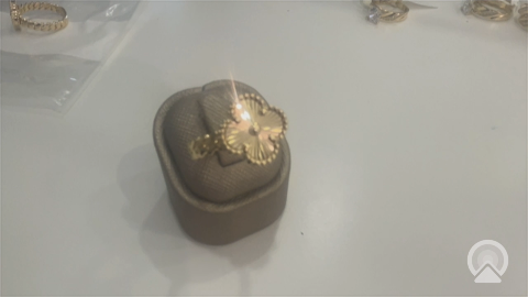 10K Yellow Gold Clover Women's Ring / Size: 9  / Weight: 3.9GR / DQWR0CLV-9