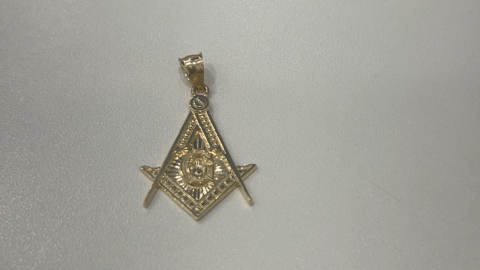 10K Yellow Gold Mason Pendant / Weight: 2.5GR / BCAPD0MS