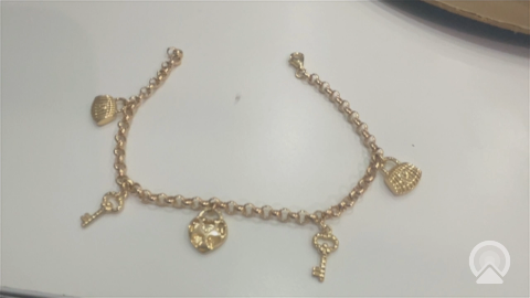10k Yellow Gold Fashion Rolo Women's Bracelet with Hanging Charms / Size: 7.5" / Weight: 4.5 GR / DQWB0FS-9