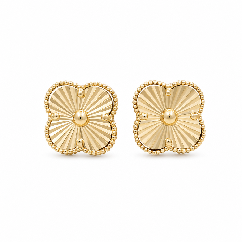 10K Yellow Gold Fashion Women's Stud Earring CLV / Size: 11.5mm / Weight: 2.4gr / DQES0CLV-4