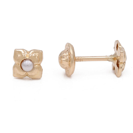 Flower Shape Earrings with Pearl