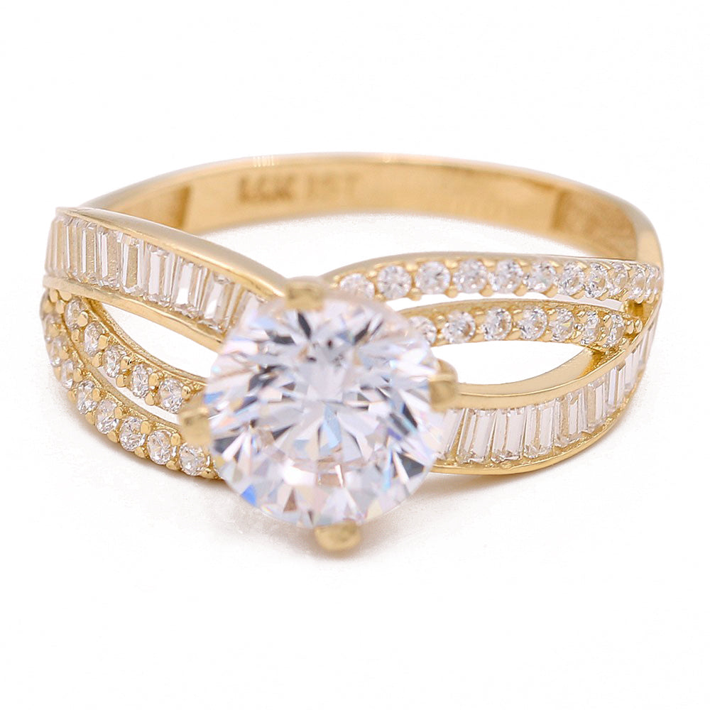 Fashion Ring with Center Stone and Cubic Zirconias