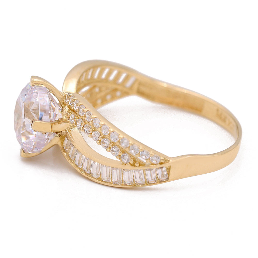 Fashion Ring with Center Stone and Cubic Zirconias