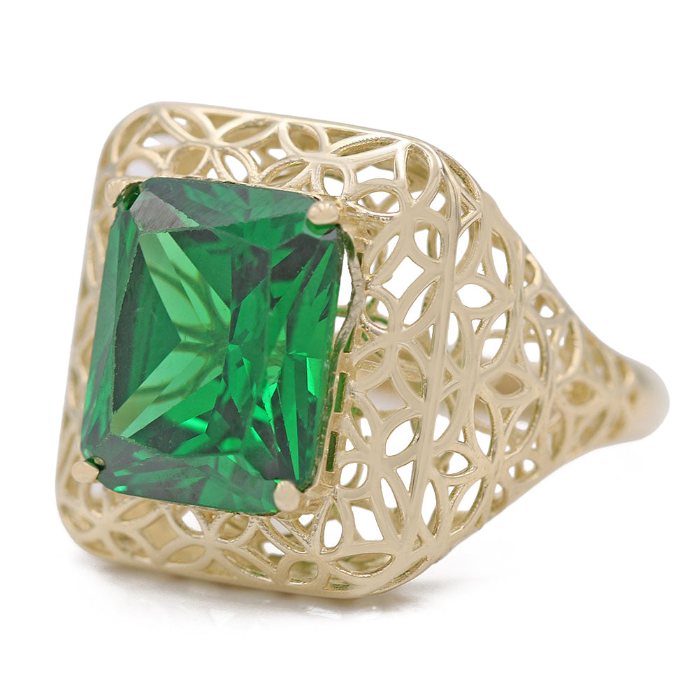 Fashion Ring with Green Center Stone