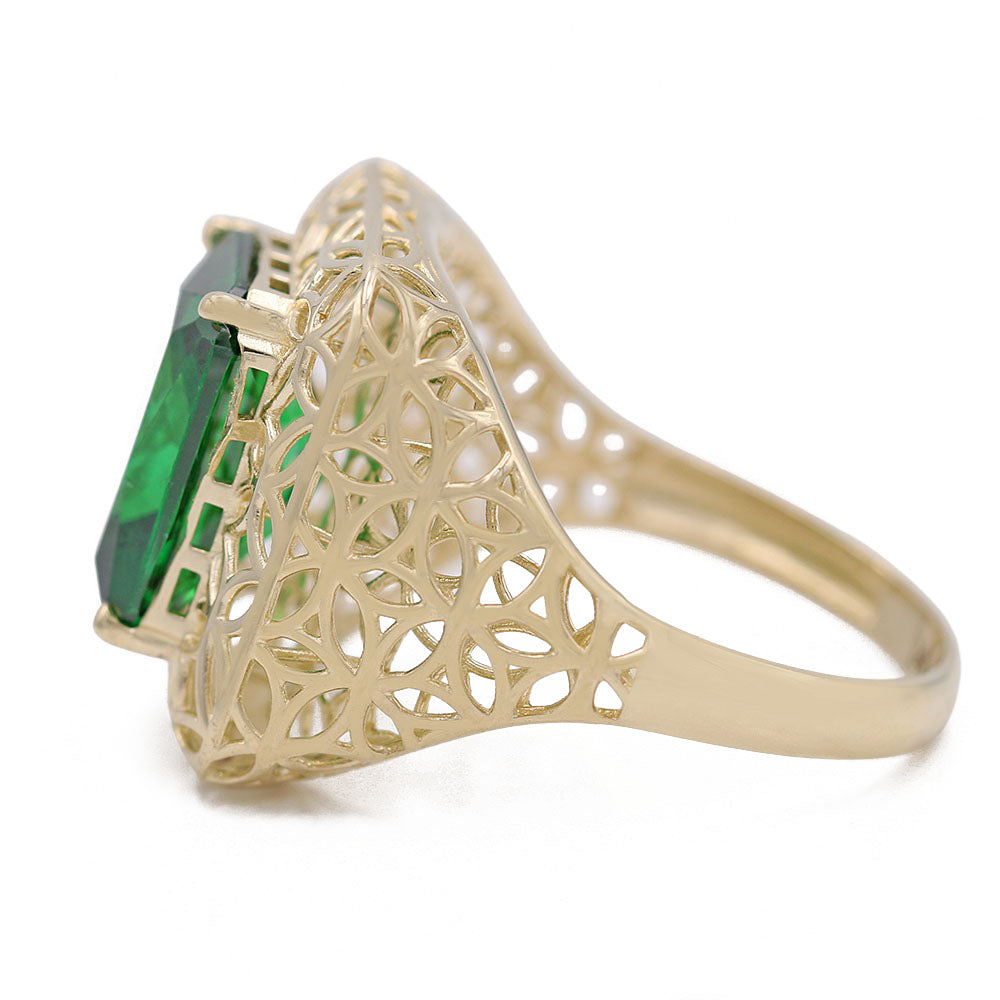 Fashion Ring with Green Center Stone