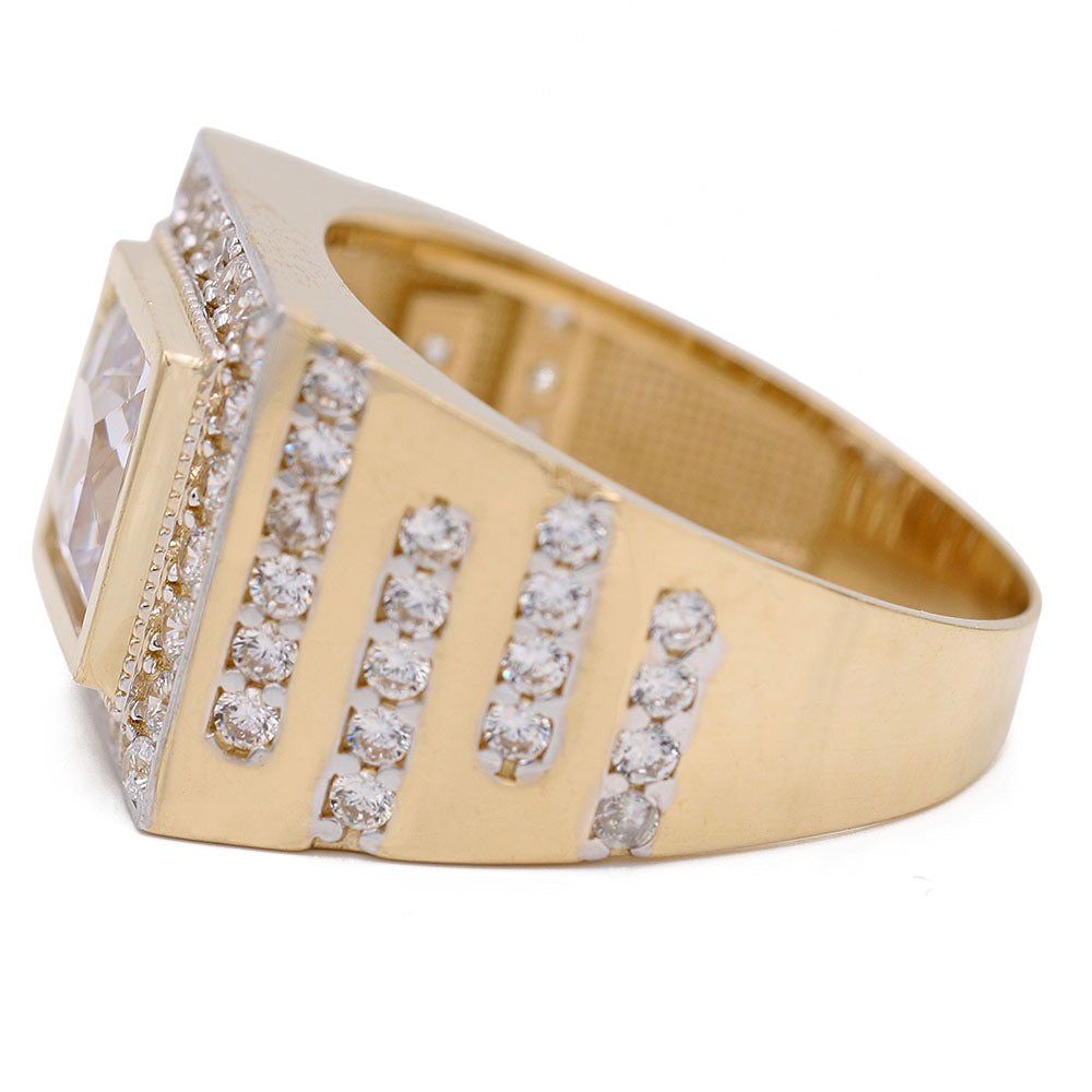 Fashion Ring with White Center Stone